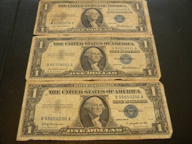 lot 99 image: 3 - $1.00 Silver Certificates