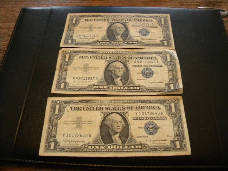 lot 101 image: 3 - $1.00 Silver Certificates