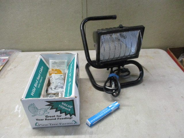 lot 26 image: Work light and parts