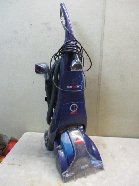 lot 29 image: Bissel Pro Heat Pet Vac