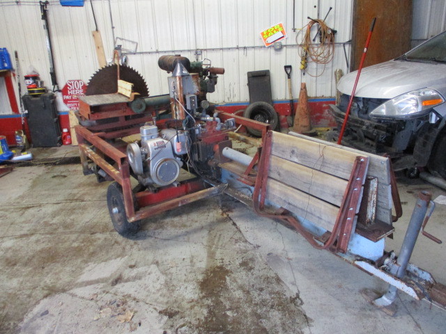 lot 2 image: Log Splitter  Saw Mill