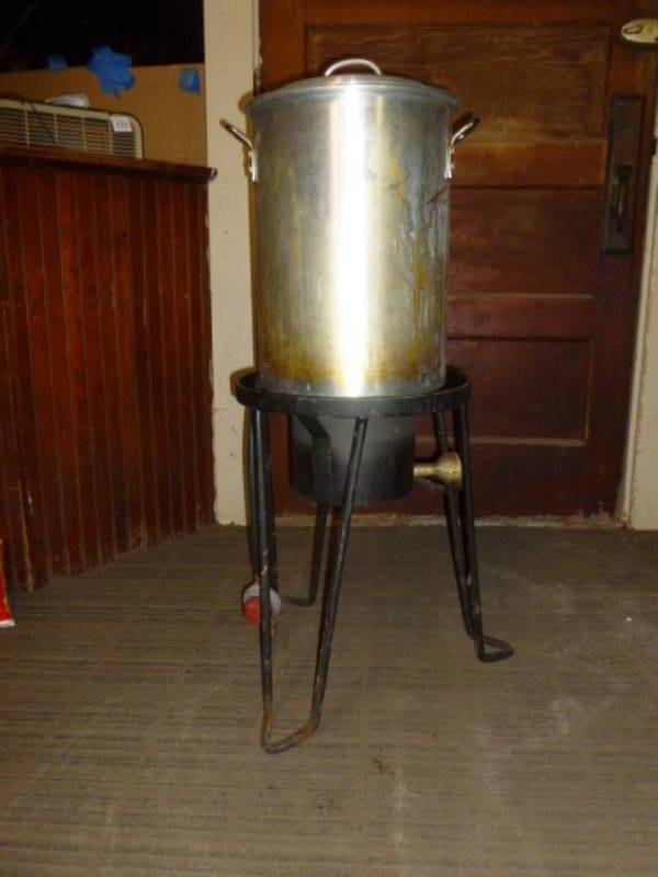 lot 5 image: Large Turkey Fryer
