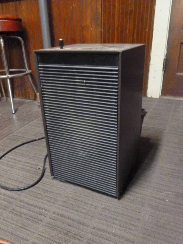 lot 17 image: Dehumidifier