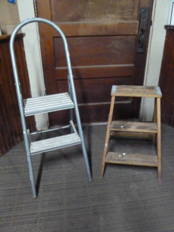 lot 18 image: Step Stools
