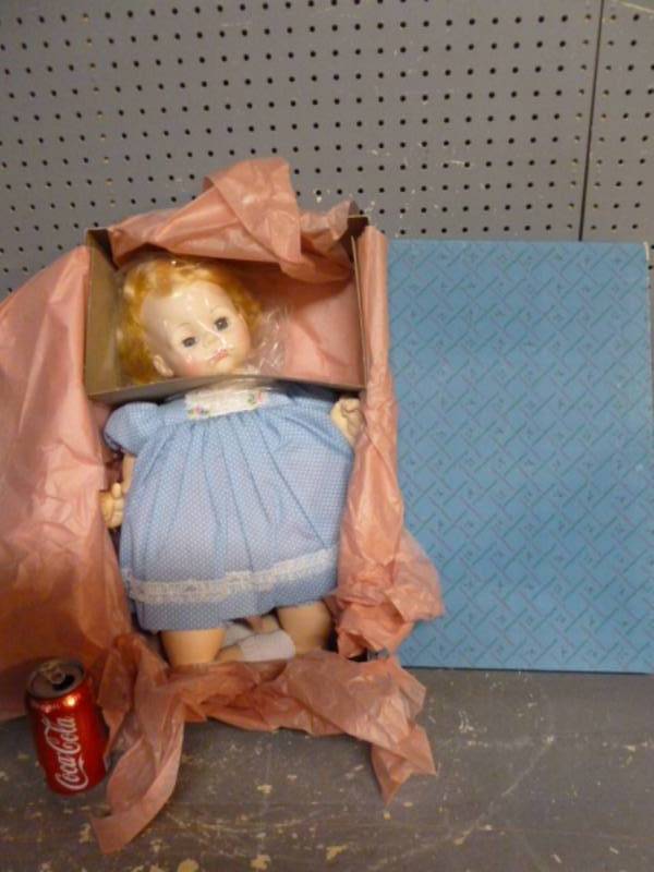 lot 25 image: New Vintage Madame Alexander Doll