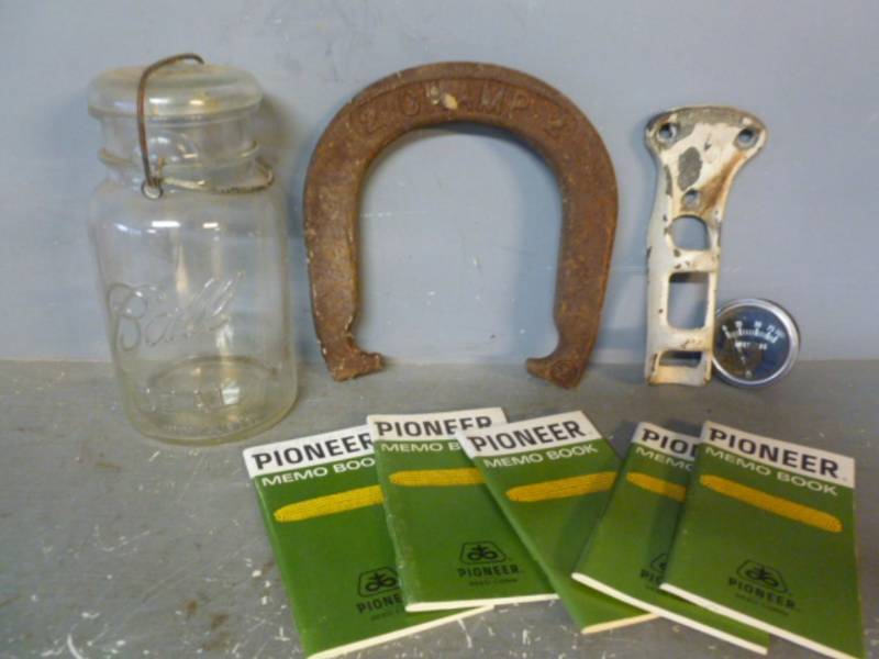 lot 66 image: Vintage Items