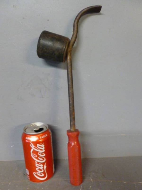 lot 69 image: Tire Tool