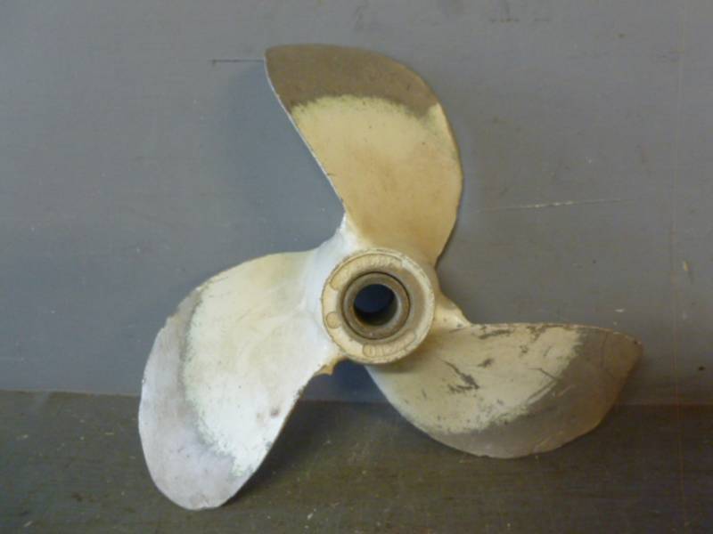 lot 95 image: Vintage Boat Motor Prop