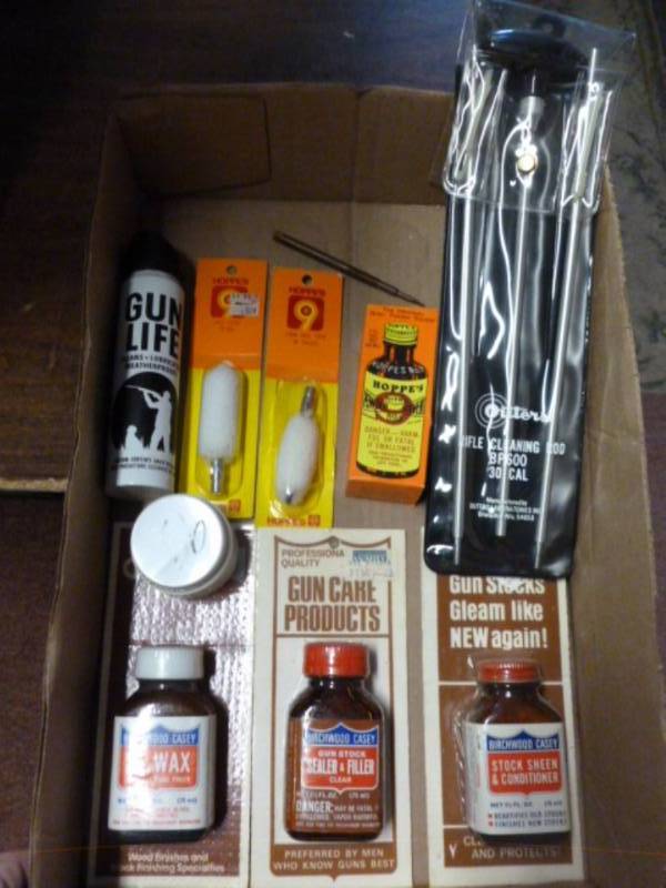 lot 99 image: Gun Cleaning Items
