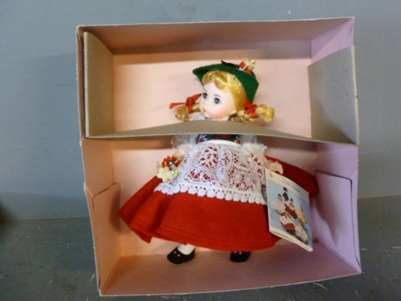lot 112 image: New Vintage Madame Alexander Doll