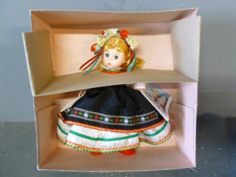 lot 119 image: New Vintage Madame Alexander Doll