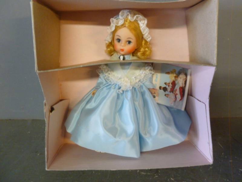 lot 123 image: New Vintage Madame Alexander Doll