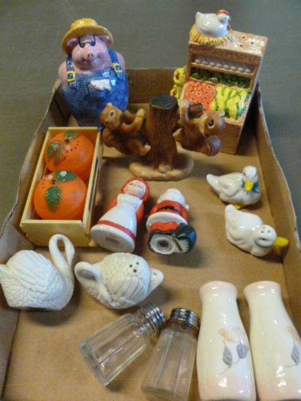 lot 137 image: Salt & Pepper Shaker Sets