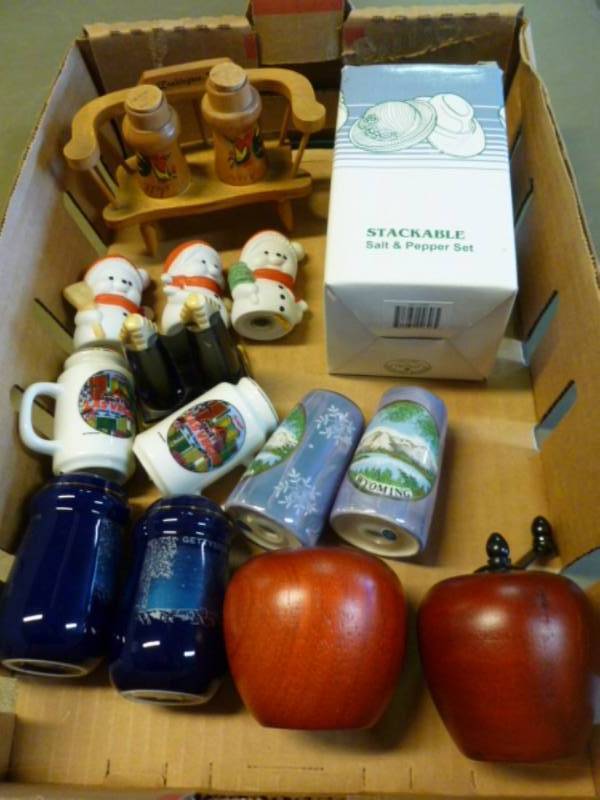 lot 138 image: Salt & Pepper Shaker Sets