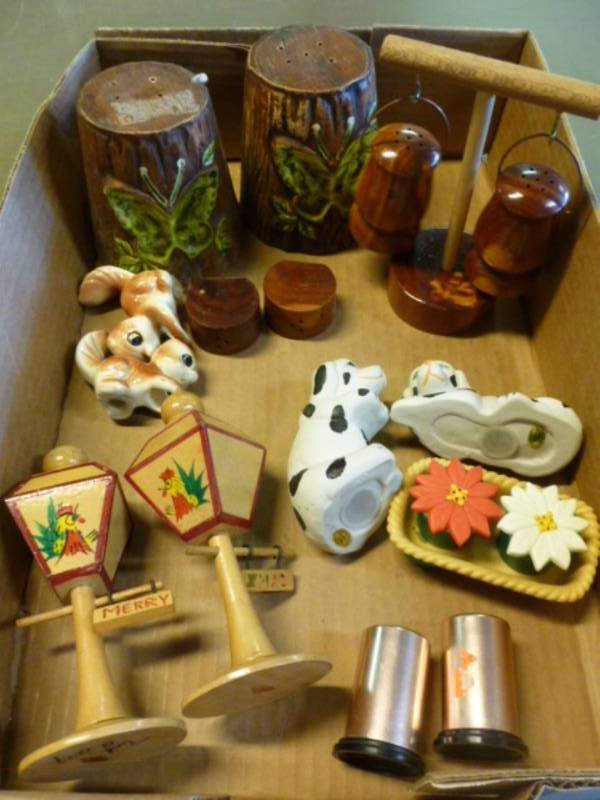 lot 139 image: Salt & Pepper Shaker Sets