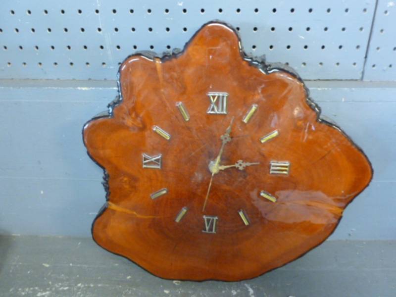 lot 150 image: Clock