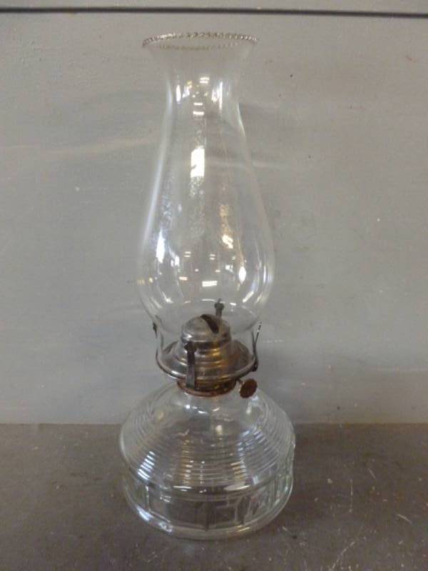 lot 153 image: Vintage Oil Lamp