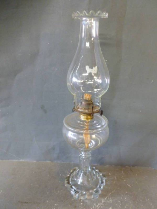 lot 158 image: Vintage Oil Lamp