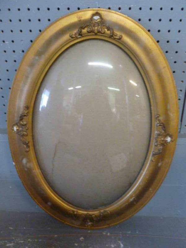 lot 168 image: Antique Picture Frame