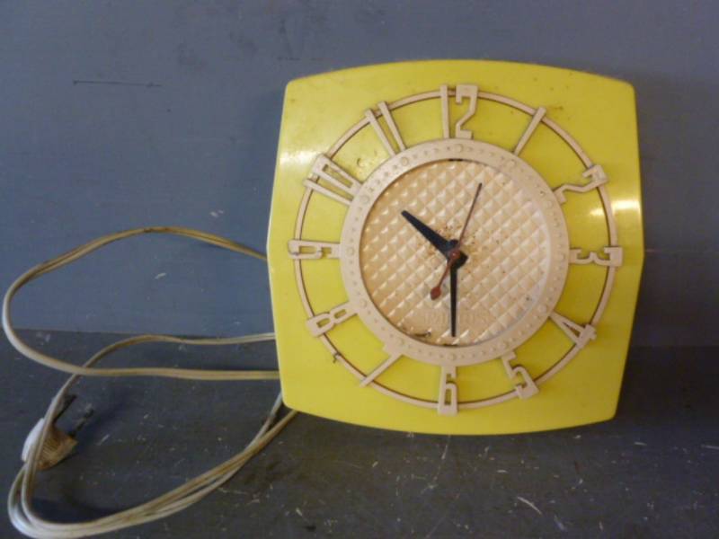 lot 171 image: Vintage Clock