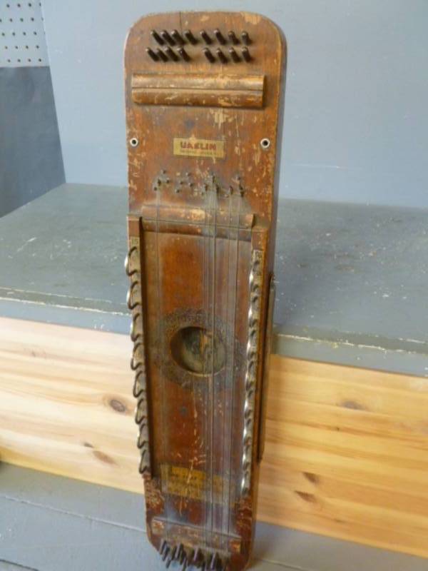 lot 175 image: Antique Instrument