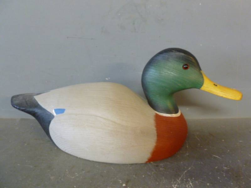 lot 177 image: Mantle Decoration