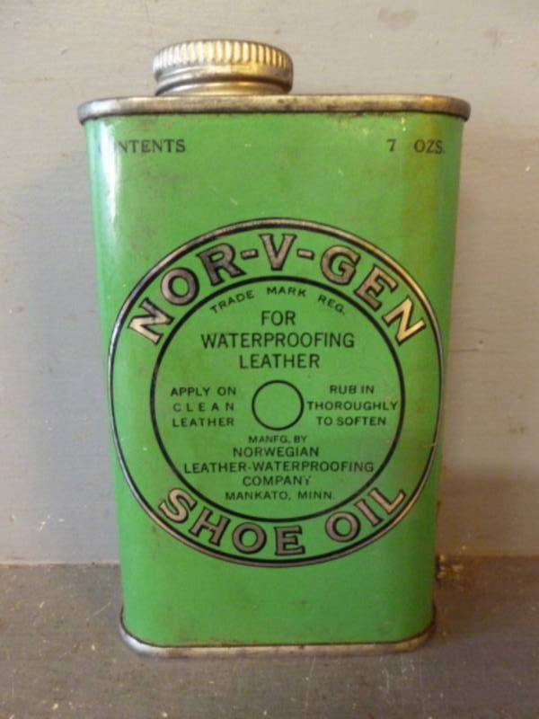 lot 189 image: Vintage Oil Can