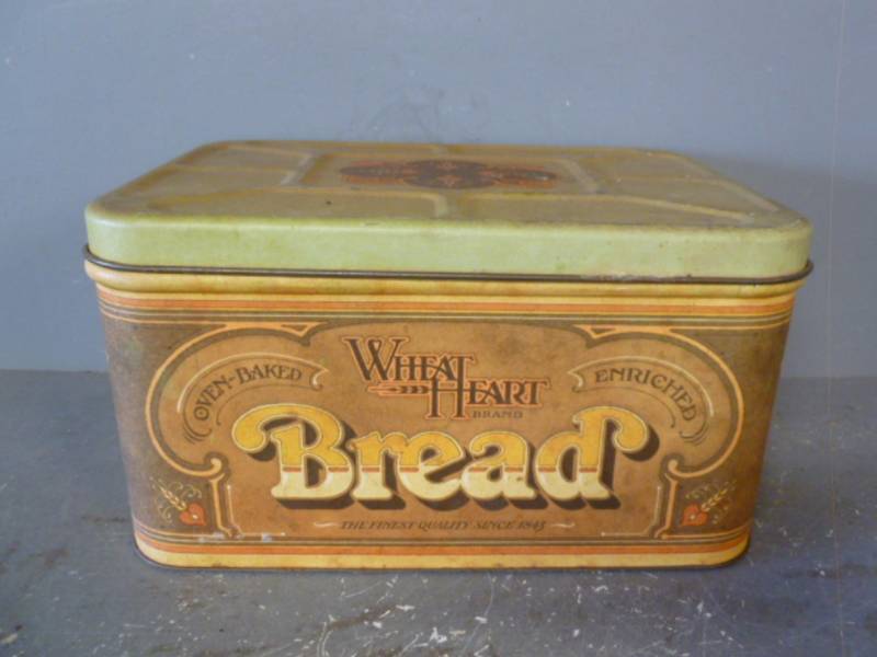 lot 211 image: Vintage Bread Box