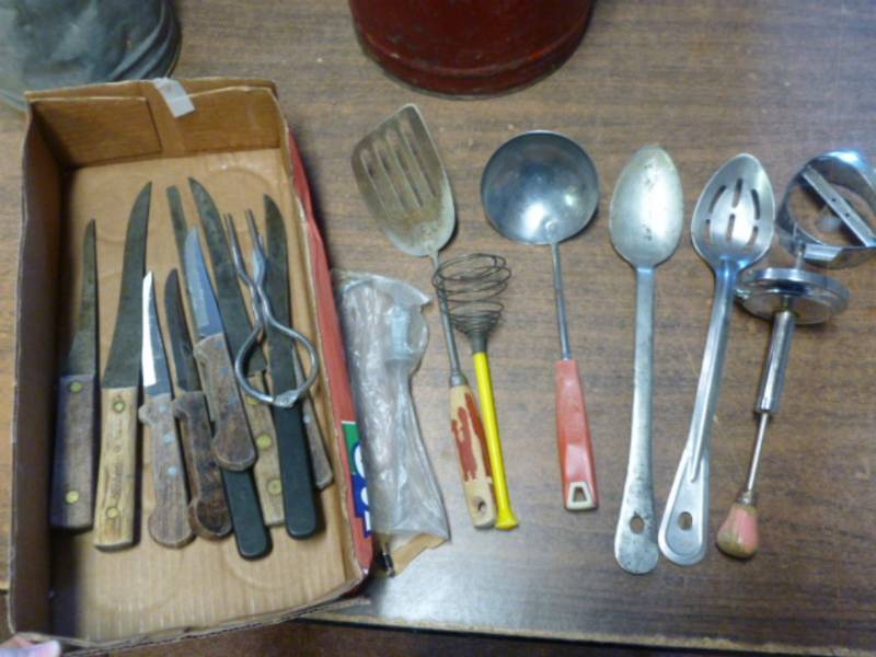 lot 214 image: Vintage Kitchen