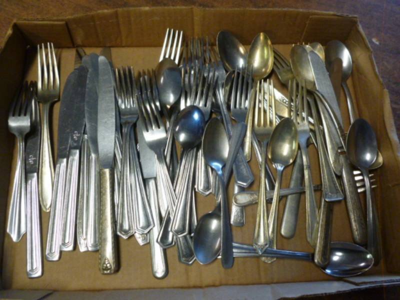 lot 215 image: Flatware