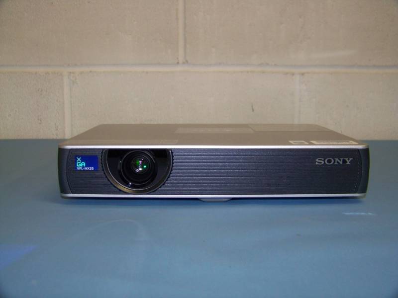 lot 51 image: Sony, VPL-MX25, LCD Projector with Remote Control, Travel Bag and in Original Box