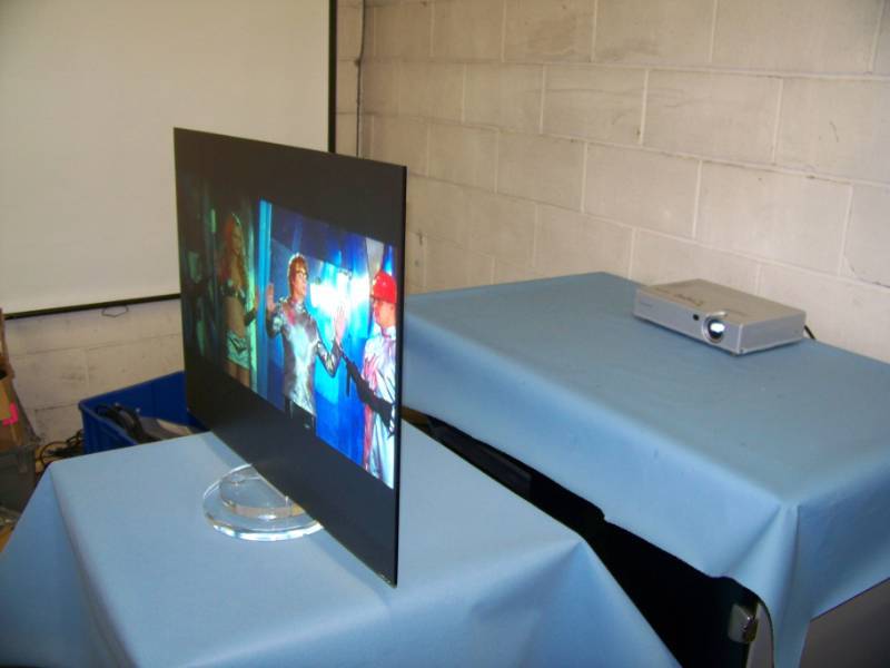 lot 64 image: Rear Projection Plexiglass Screen on Acrylic Base with Travel Case
