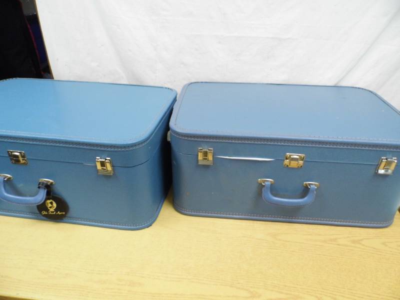 Quilting Material w Suitcase