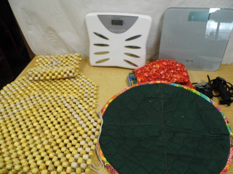 Scales - Wood Seat Massager