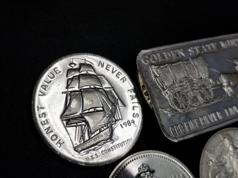 10 TROY OUNCES .999 FINE SILVER AS PICTURED