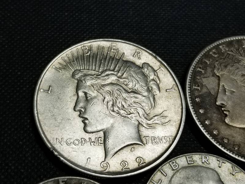 5 COINS 2 SILVER DOLLARS & 3 SILVER HALVES