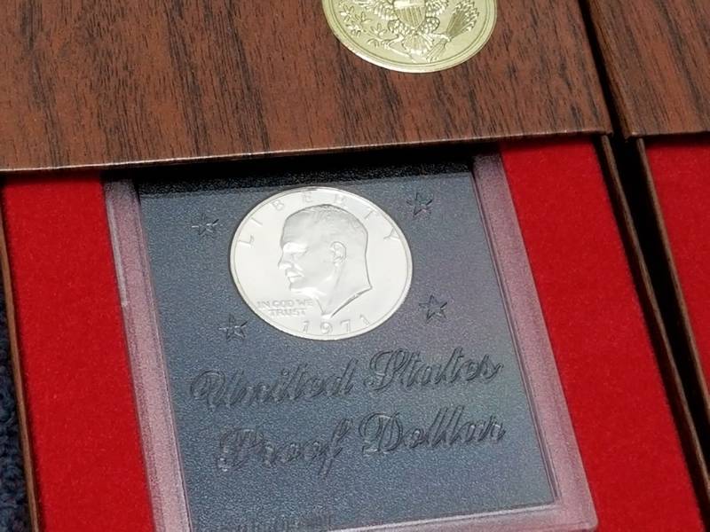 2 PROOF EISENHOWER DOLLARS 40% SILVER 1971-S & 1973-S