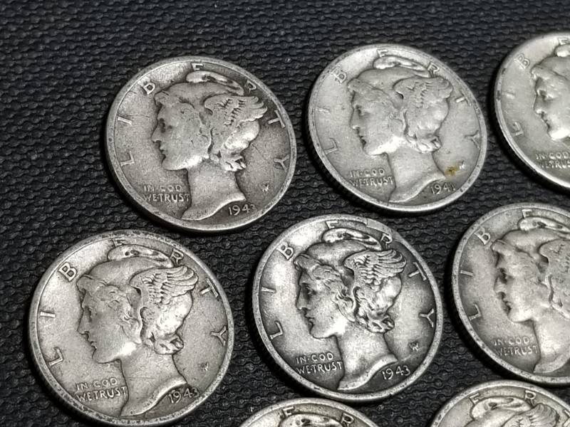 16 MERCURY SILVER DIMES AS PICTURED