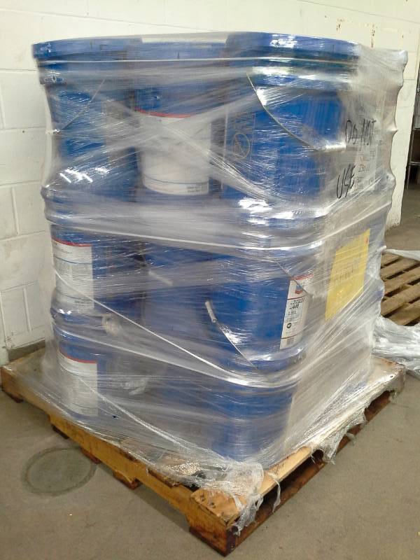lot 49 image: 39 - 5 Gallon  Pails of Chevron Capella P 68 Compressor Oil