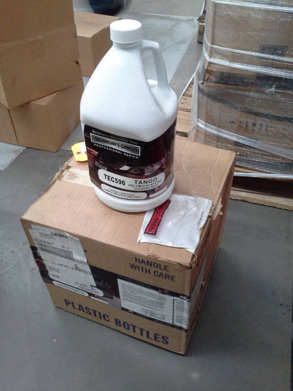lot 72 image: 34 Case of Protector Tango Polymer Fortified Cleaner Wax Tec 596
