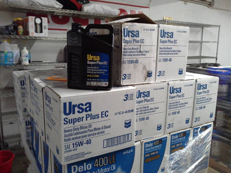 lot 117 image: 4 Cases of Chevron Ursa Super Plus EC SAE 15W-40 Heavy Duty Motor Oil