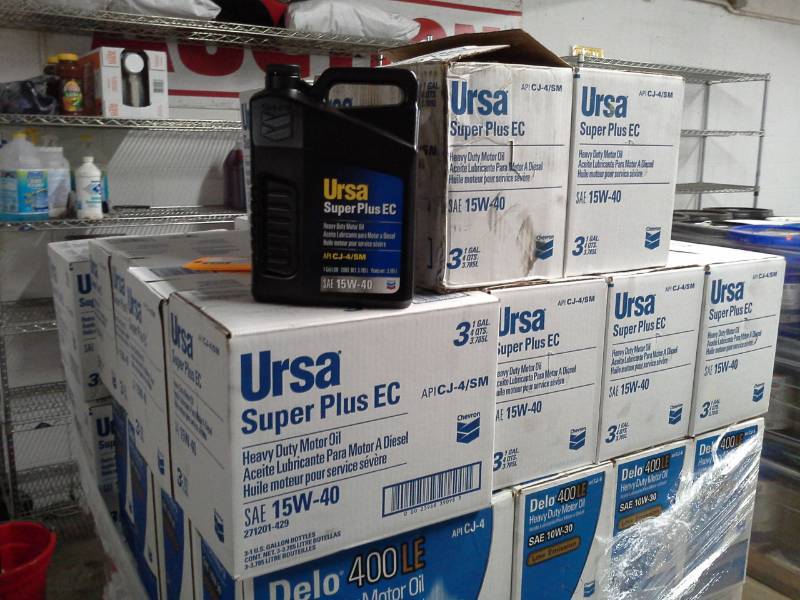lot 116 image: 4 Cases of Chevron Ursa Super Plus EC SAE 15W-40 Heavy Duty Motor Oil