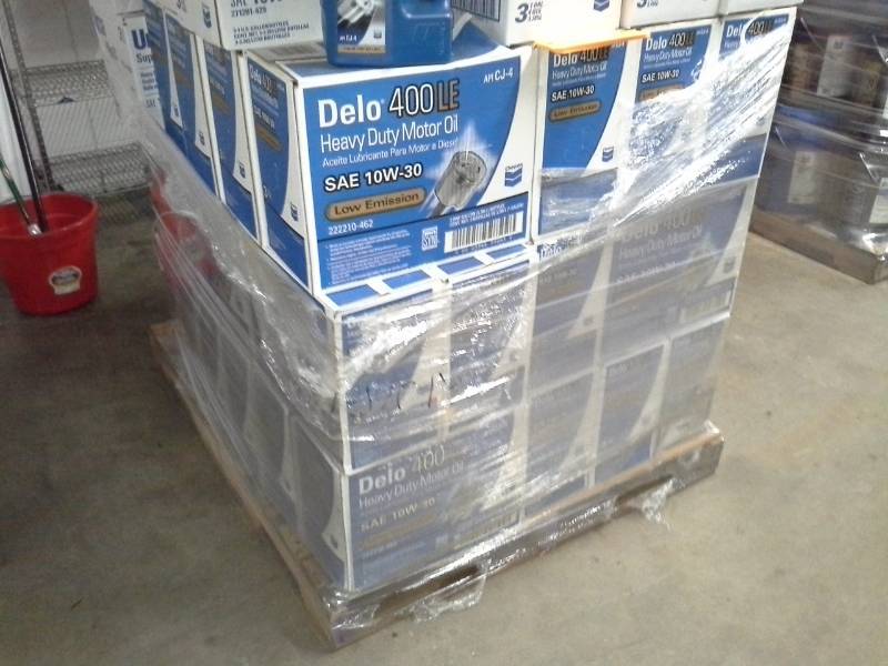 lot 122 image: 5 Cases of Chevron Delo 400 LE Heavy Duty Motor Oil SAE 10W-30