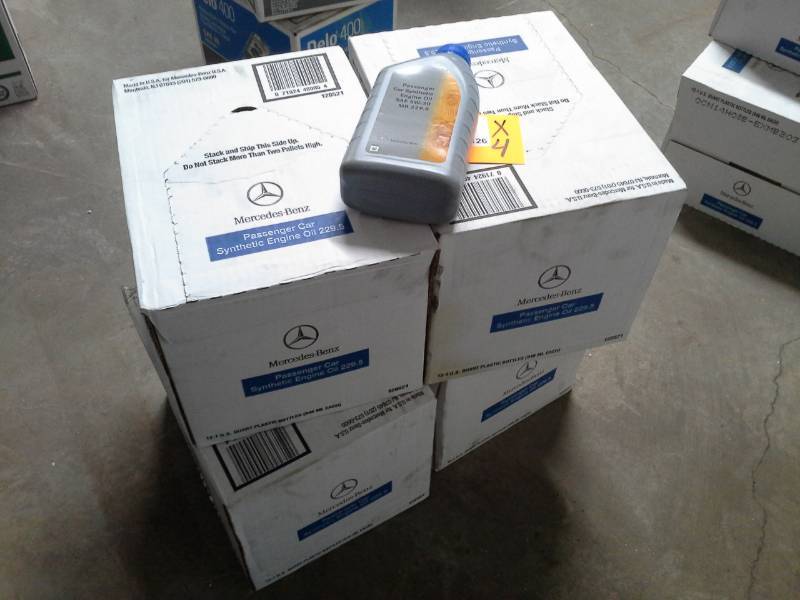 lot 126 image: 4 Cases of Mercedes Benz Synthetic SAE 5W-30 Engine Oil