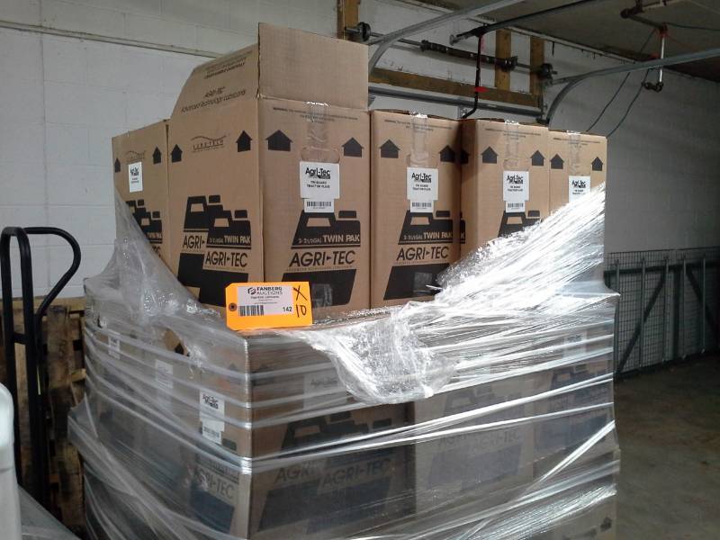 lot 142 image: 10 Cases of Agri-Tec Tri Guard Tractor Fluid