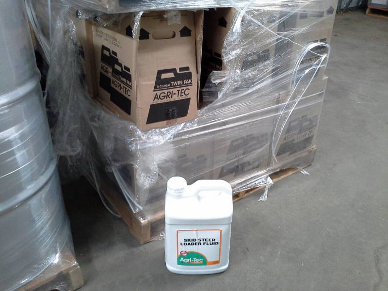 lot 146 image: 4 Cases of Agri-Tec Skid Loader Fluid