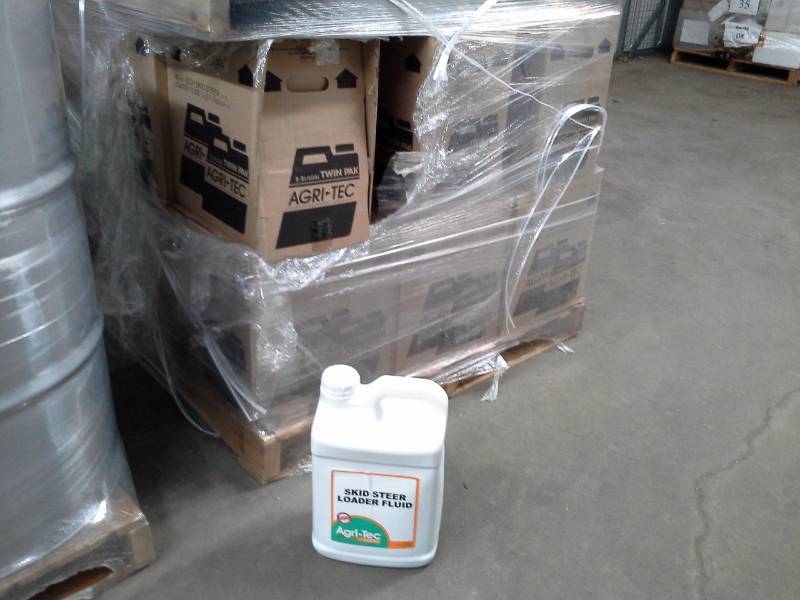 lot 147 image: 3 Cases of Agri-Tec Skid Loader Fluid