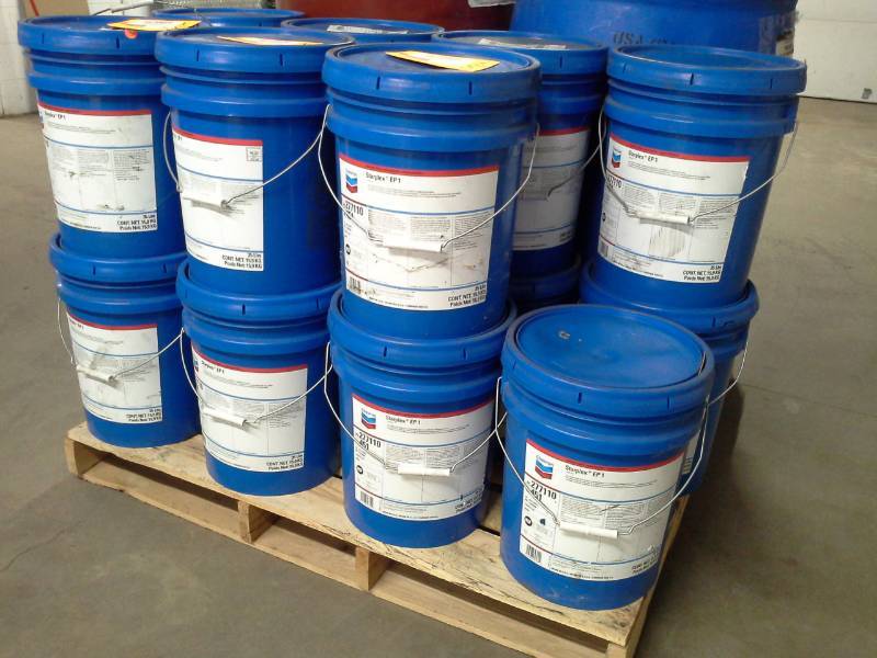 lot 181 image: Five - 5 Gallon Pails of Chevron Starplex EP1 Industrial Grease