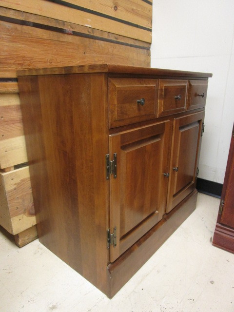 lot 808 image: CABINET W DRAWER