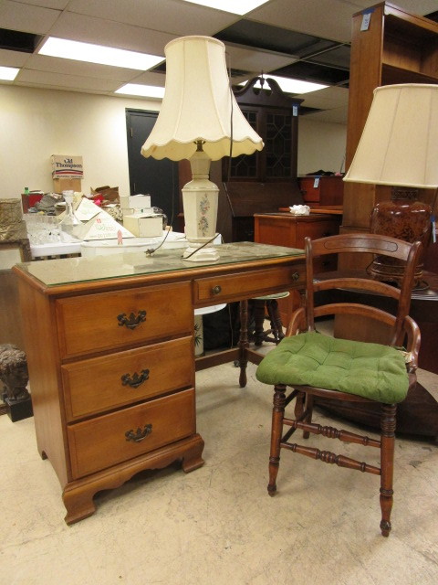 lot 815 image: WOODEN DESK W CHAIR  LAMP